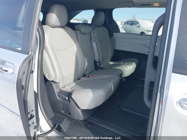 12547268 :رقم المزاد ، 5TDGRKEC3SS277616 vin ، 2025 Toyota Sienna Xle 8-passenger مزاد بيع