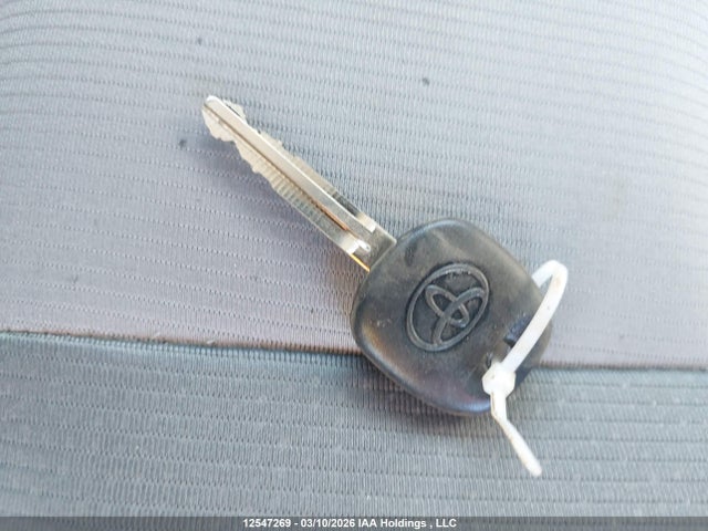 2T1BURHE3KC245952 Toyota COROLLA CE