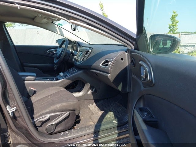 12547311 :رقم المزاد ، 1C3CCCFB2FN682457 vin ، 2015 Chrysler 200 Lx مزاد بيع