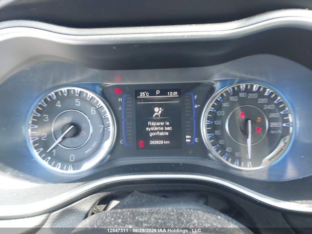 12547311 :رقم المزاد ، 1C3CCCFB2FN682457 vin ، 2015 Chrysler 200 Lx مزاد بيع