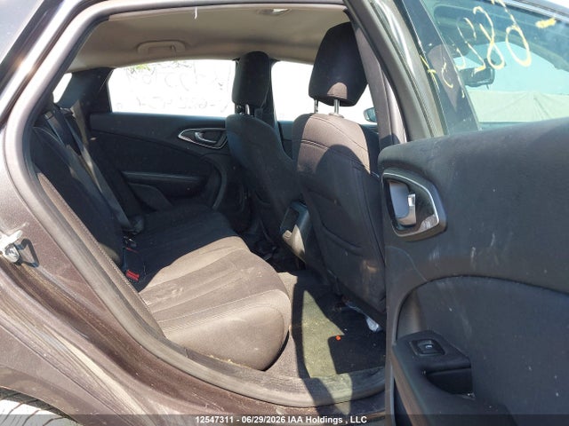 12547311 :رقم المزاد ، 1C3CCCFB2FN682457 vin ، 2015 Chrysler 200 Lx مزاد بيع