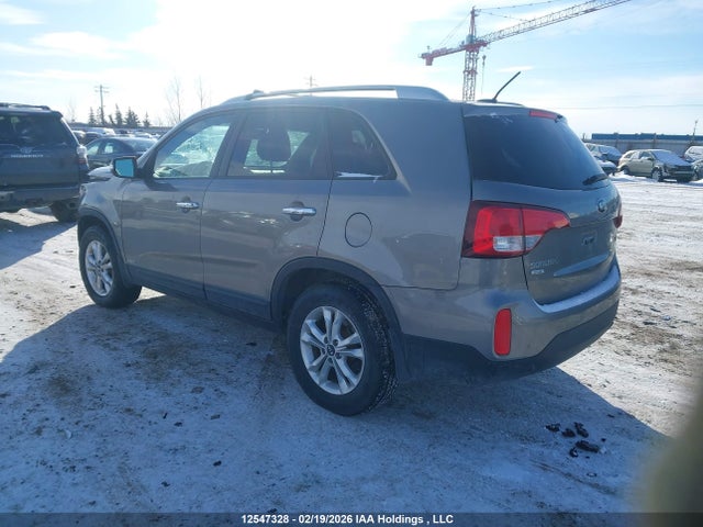 KIA Sorento Lx V6 2015 5XYKTDA78FG587912 Image 3