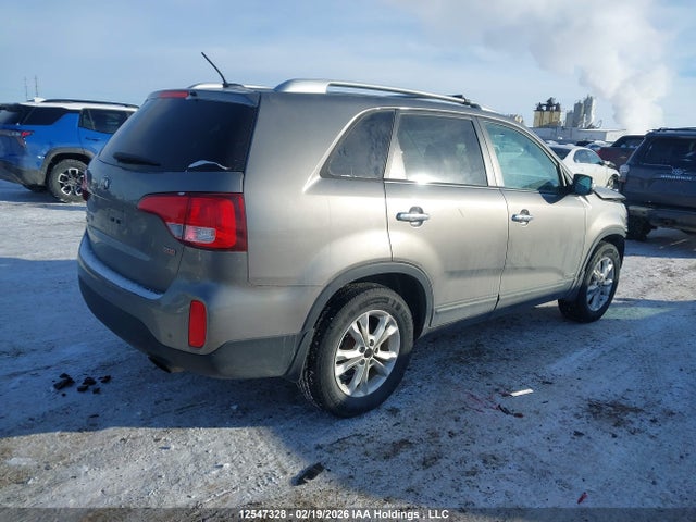 KIA Sorento Lx V6 2015 5XYKTDA78FG587912 Image 4