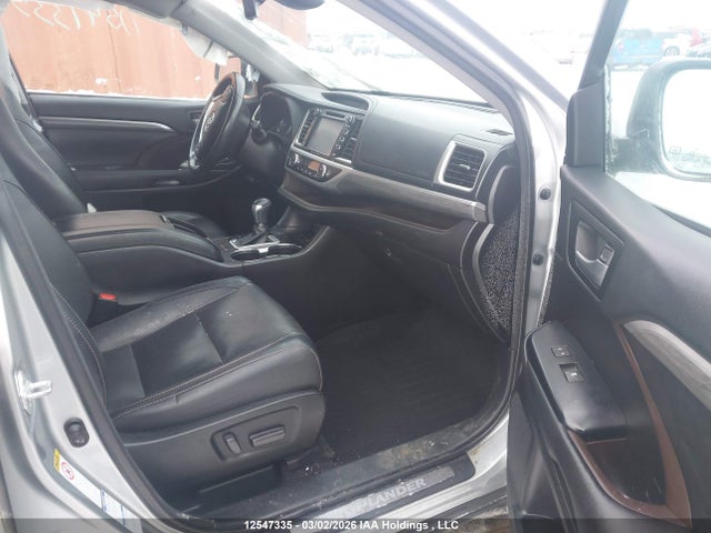 2017 Toyota Highlander Limited/ltd Platinum მანქანა იყიდება აუქციონზე, vin: 5TDDZRFH2HS440755, აუქციონის ნომერი: 12547335