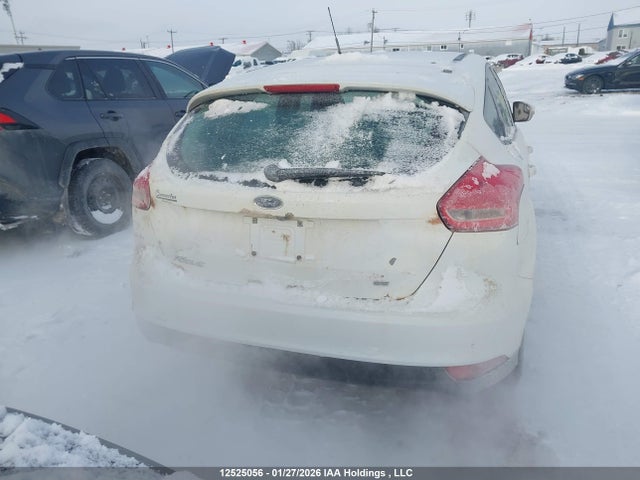 1FADP3K29HL300956 Ford FOCUS SE
