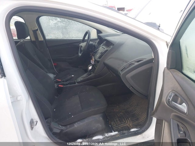 1FADP3K29HL300956 Ford FOCUS SE