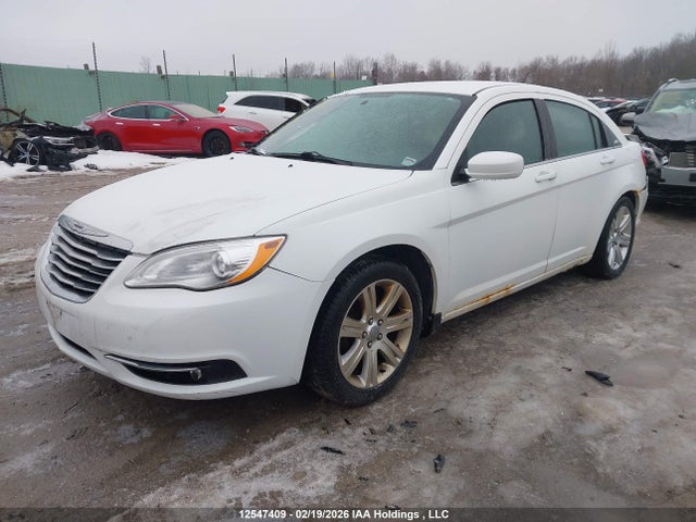 2013 Chrysler 200 Touring მანქანა იყიდება აუქციონზე, vin: 1C3CCBBB1DN691986, აუქციონის ნომერი: 12547409