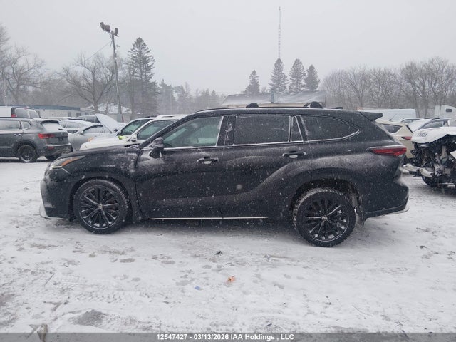 5TDKDRBH8RS573601 Toyota Highlander Xse