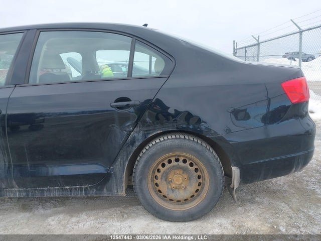 12547443 :رقم المزاد ، 3VWBX7AJ6DM435965 vin ، 2013 Volkswagen Jetta Se مزاد بيع