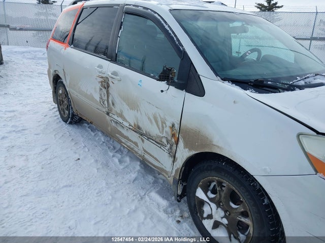 2006 Toyota Sienna Xle V6 მანქანა იყიდება აუქციონზე, vin: 5TDZA22C46S429400, აუქციონის ნომერი: 12547454