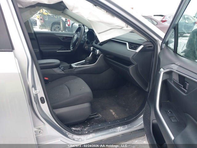 12547573 :رقم المزاد ، 2T3B1RFV1MC213958 vin ، 2021 Toyota Rav4 Le مزاد بيع