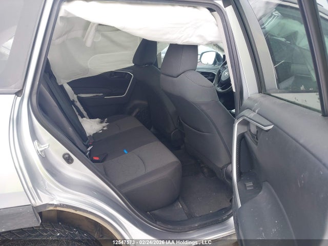 12547573 :رقم المزاد ، 2T3B1RFV1MC213958 vin ، 2021 Toyota Rav4 Le مزاد بيع