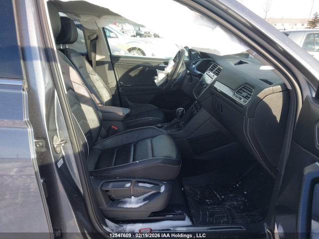3VV4B7AX2MM143942 Volkswagen Tiguan Sel Premium R-line