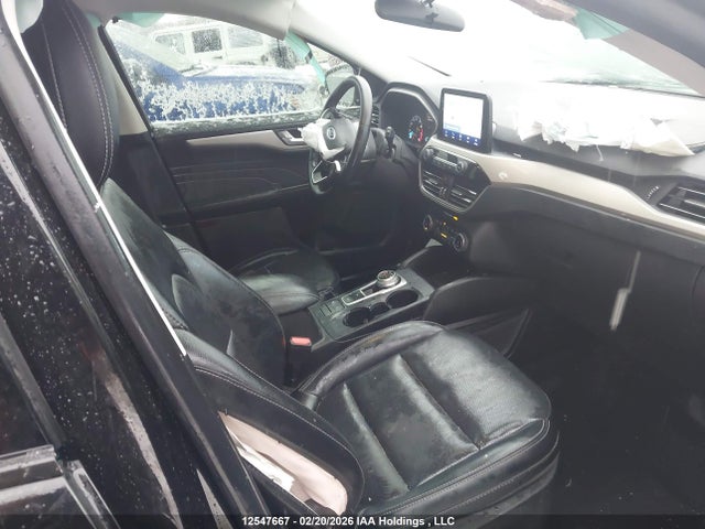 1FMCU9H6XNUB20706 Ford ESCAPE SEL