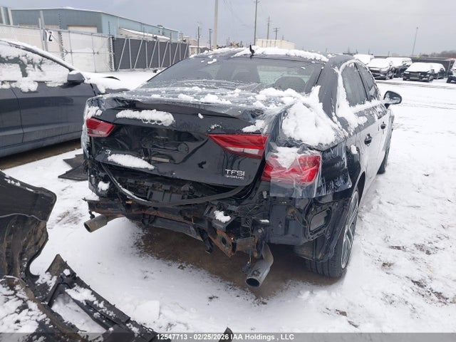12547713 :رقم المزاد ، WAUE8GFF2J1071602 vin ، 2018 Audi A3 2.0t Progressiv مزاد بيع