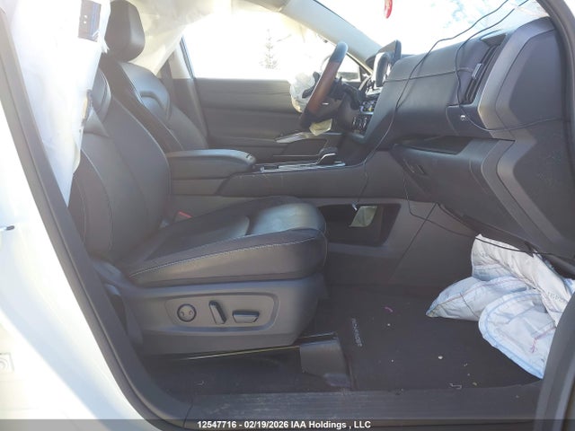 5N1DR3CE5RC225649 Nissan Pathfinder Sl