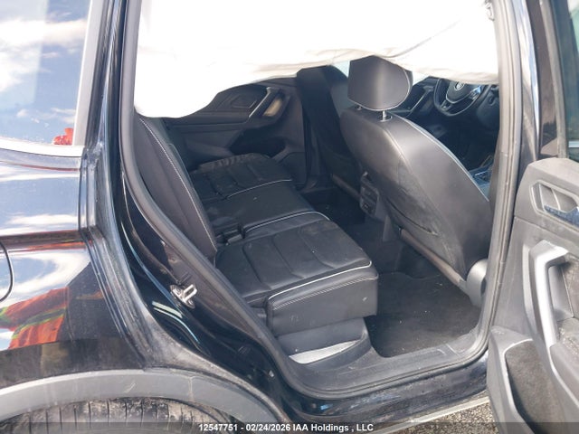 3VV4B7AX3MM086425 Volkswagen Tiguan Sel Premium R-line