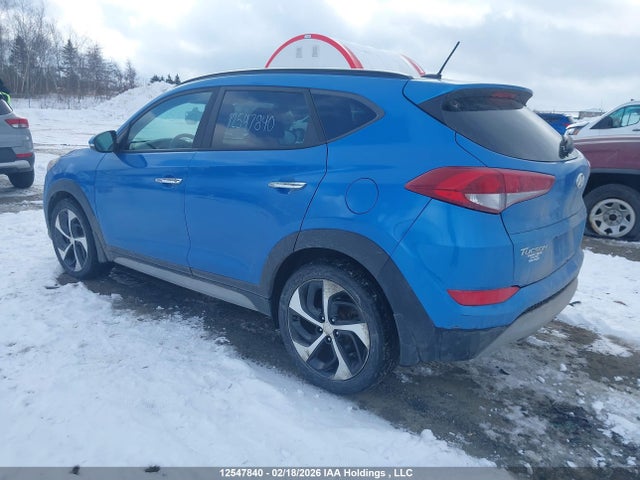 KM8J3CA26HU411674 Hyundai TUCSON SE