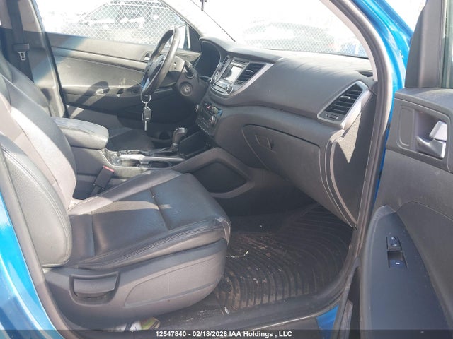 KM8J3CA26HU411674 Hyundai TUCSON SE