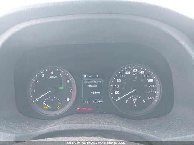 KM8J3CA26HU411674 Hyundai TUCSON SE