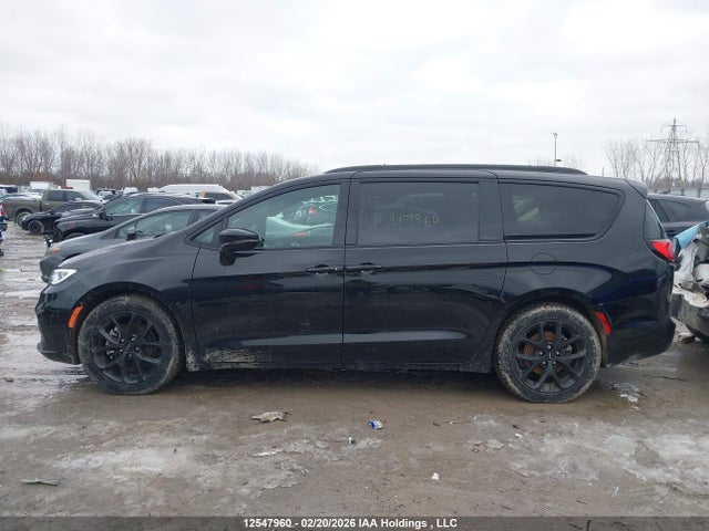 Chrysler Pacifica Limited 2025 2C4RC1GG4SR532917 Image 13