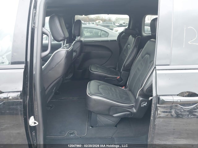 Chrysler Pacifica Limited 2025 2C4RC1GG4SR532917 Image 8