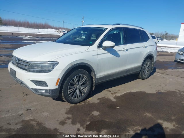 Продажа на аукционе авто 2018 Volkswagen Tiguan Highline, vin: 3VV4B7AX8JM197077, номер лота: 12547983