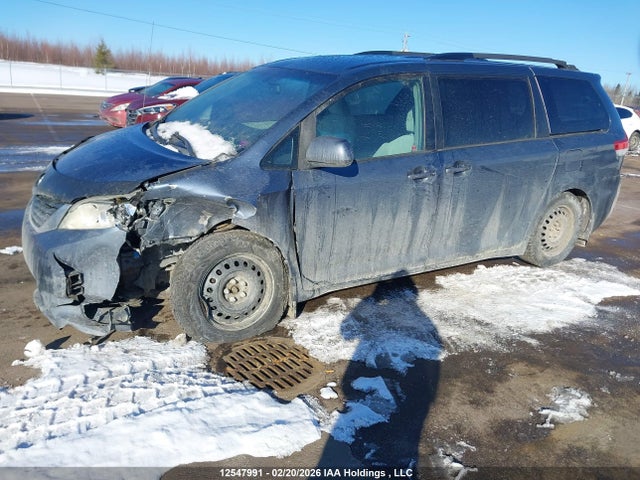 5TDKK3DC9ES418778 Toyota Sienna Le V6