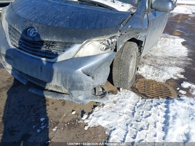 5TDKK3DC9ES418778 Toyota Sienna Le V6