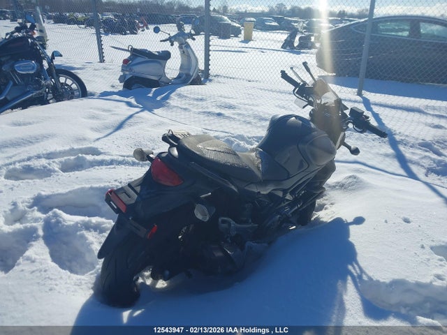 JS1VP55B9E2100077 Suzuki SV650