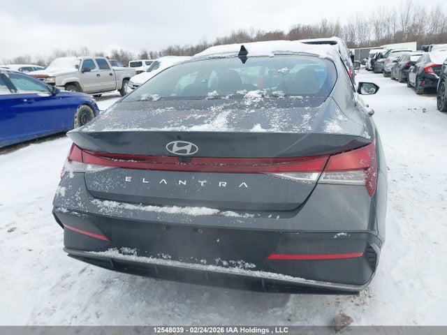 KMHLM4DGXSU874766 Hyundai Elantra Preferred With Tech Package