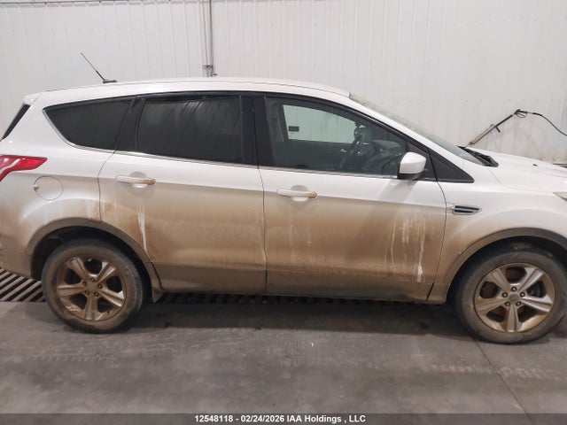 1FMCU9G9XEUE16482 Ford ESCAPE SE