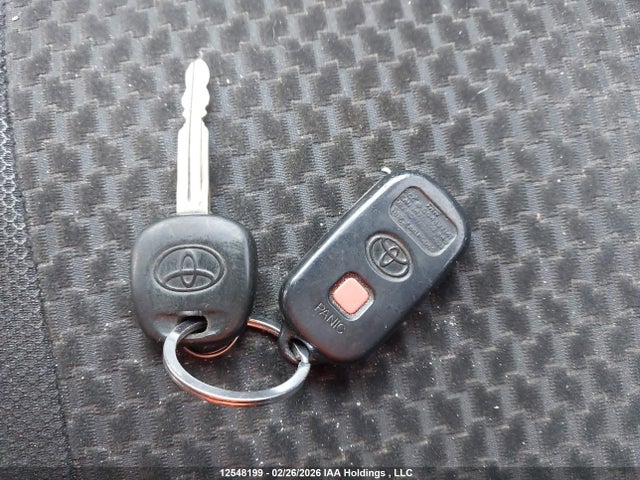 2005 Toyota Corolla Matrix Xr მანქანა იყიდება აუქციონზე, vin: 2T1KR32E85C886557, აუქციონის ნომერი: 12548199