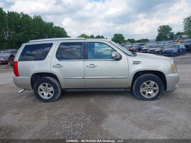 2013 Cadillac Escalade Hybrid მანქანა იყიდება აუქციონზე, vin: 1GYS4FEJ8DR284037, აუქციონის ნომერი: 12548261
