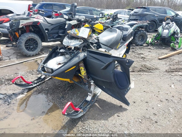 12548282 :رقم المزاد ، 2BPS286104V000102 vin ، 2004 Skidoo Skidoo. مزاد بيع