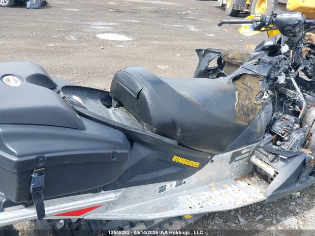 12548282 :رقم المزاد ، 2BPS286104V000102 vin ، 2004 Skidoo Skidoo. مزاد بيع