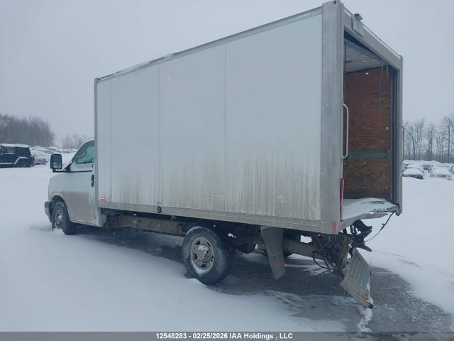 1GD07SF7XM1192289 GMC Savana Cutaway Work Van