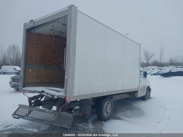 1GD07SF7XM1192289 GMC Savana Cutaway Work Van