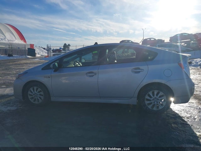 2014 Toyota Prius Plug-in მანქანა იყიდება აუქციონზე, vin: JTDKN3DP4E3063532, აუქციონის ნომერი: 12548290