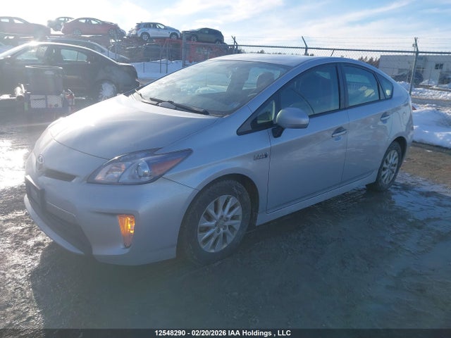 2014 Toyota Prius Plug-in მანქანა იყიდება აუქციონზე, vin: JTDKN3DP4E3063532, აუქციონის ნომერი: 12548290