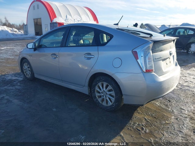 2014 Toyota Prius Plug-in მანქანა იყიდება აუქციონზე, vin: JTDKN3DP4E3063532, აუქციონის ნომერი: 12548290