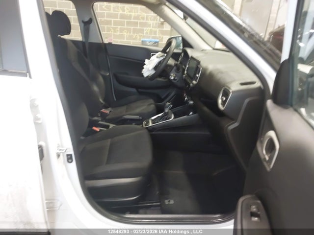 KMHRB8A31RU321250 Hyundai Venue Se