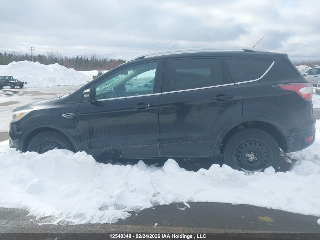 2017 Ford Escape Titanium მანქანა იყიდება აუქციონზე, vin: 1FMCU9J90HUB06791, აუქციონის ნომერი: 12548348