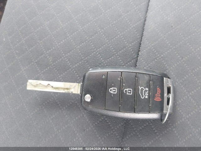 5XYPGDA31GG105239 KIA Sorento Lx/l
