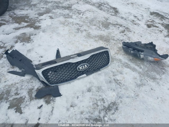 5XYPGDA31GG105239 KIA Sorento Lx/l