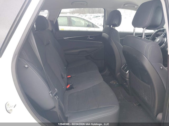 5XYPGDA31GG105239 KIA Sorento Lx/l
