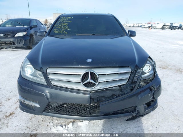 2013 Mercedes-benz C 300 4matic მანქანა იყიდება აუქციონზე, vin: WDDGF8AB1DA842170, აუქციონის ნომერი: 12548429