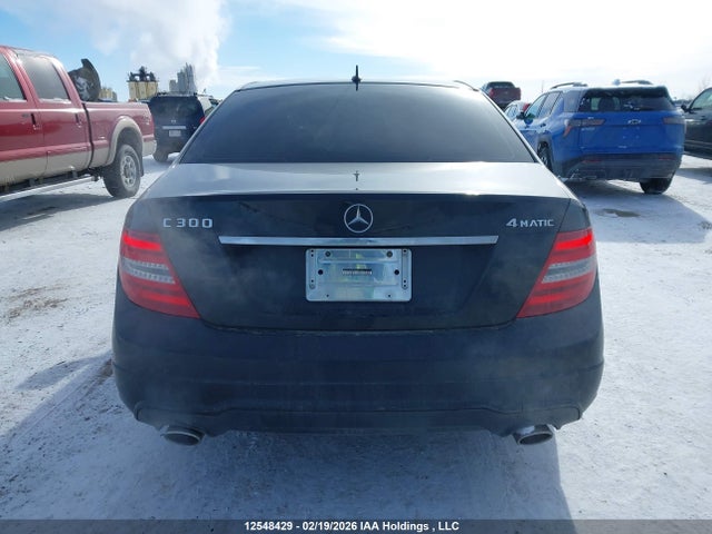 2013 Mercedes-benz C 300 4matic მანქანა იყიდება აუქციონზე, vin: WDDGF8AB1DA842170, აუქციონის ნომერი: 12548429