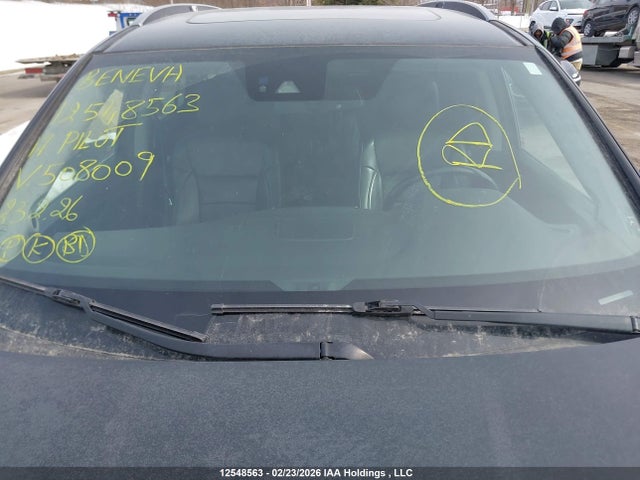 Honda Pilot Touring 2017 5FNYF6H98HB508009 Image 17