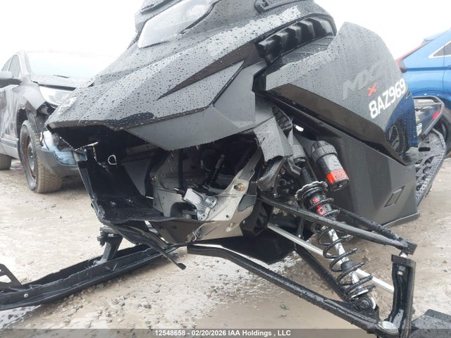 2BPSMVTD9TV000024 Skidoo Skidoo.
